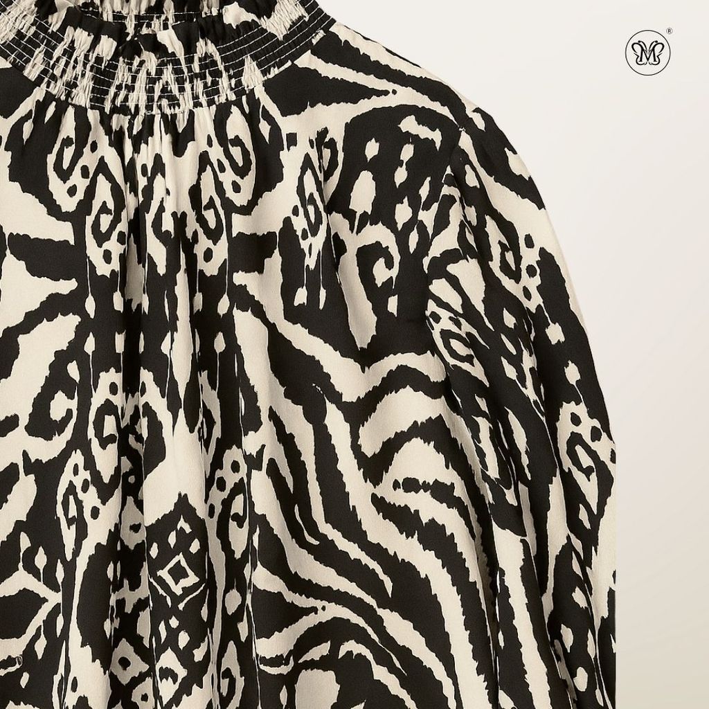 Printed Smocked Collar Blouse