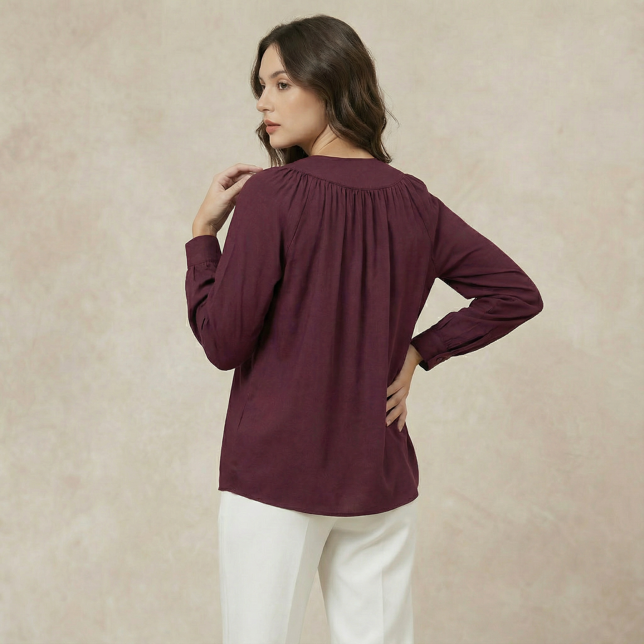 Raglan Sleeve with Soft Pleated